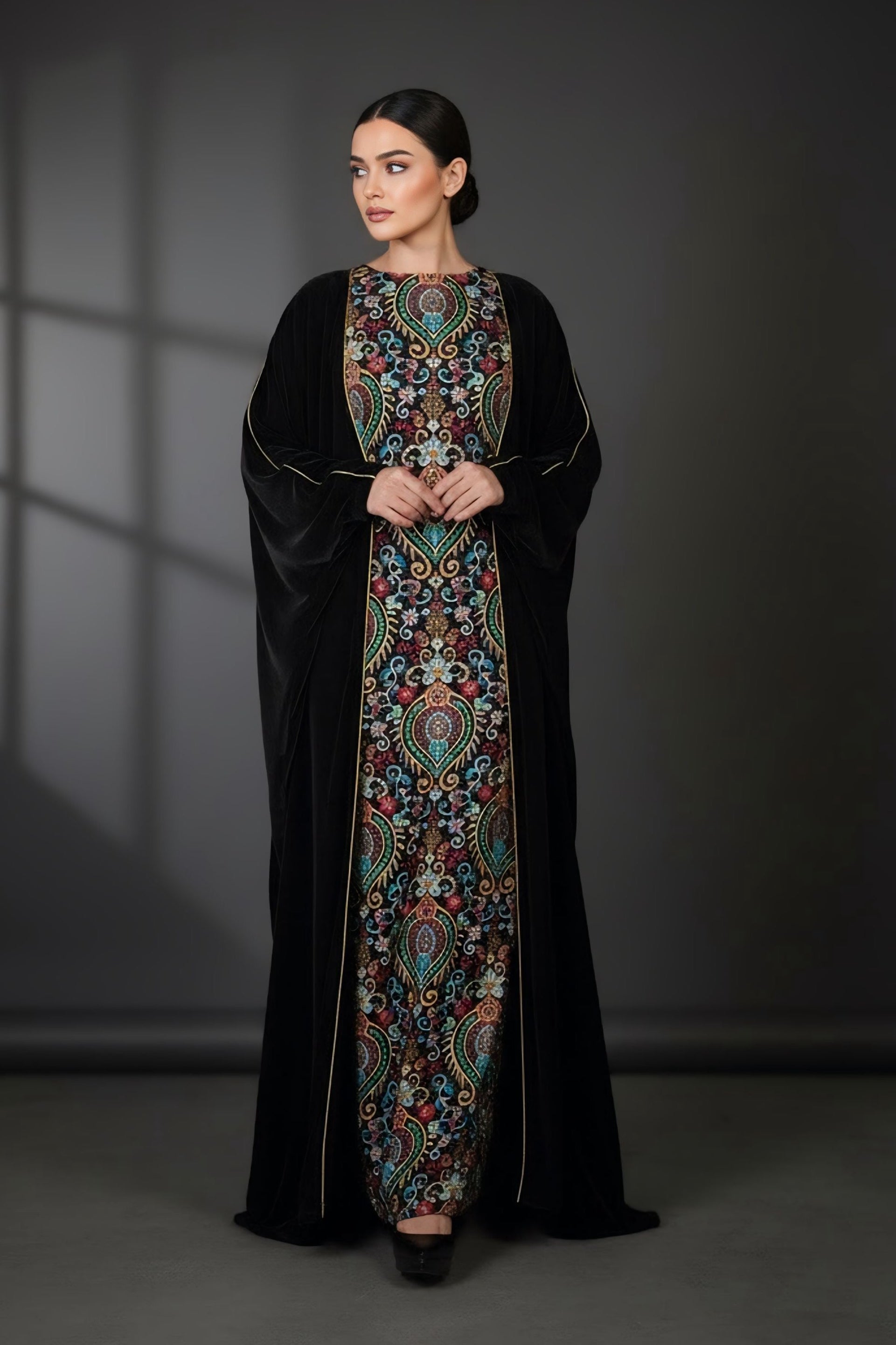 Malikat Al Badiya Abaya