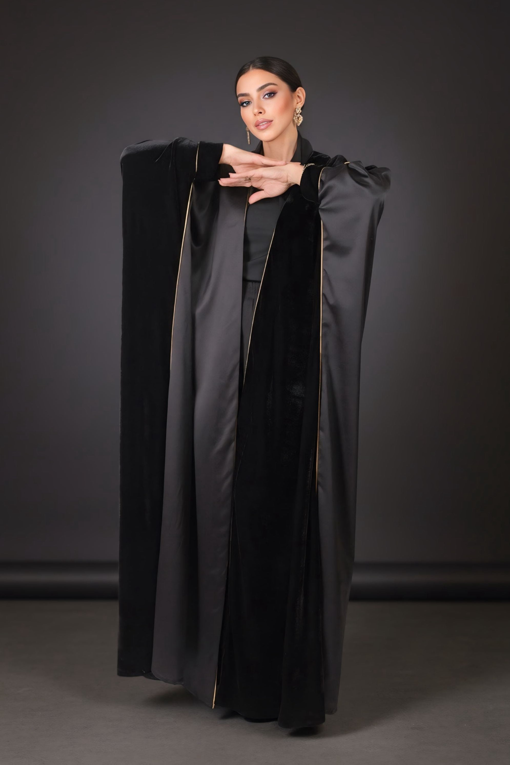 Mirror of Noor Abaya