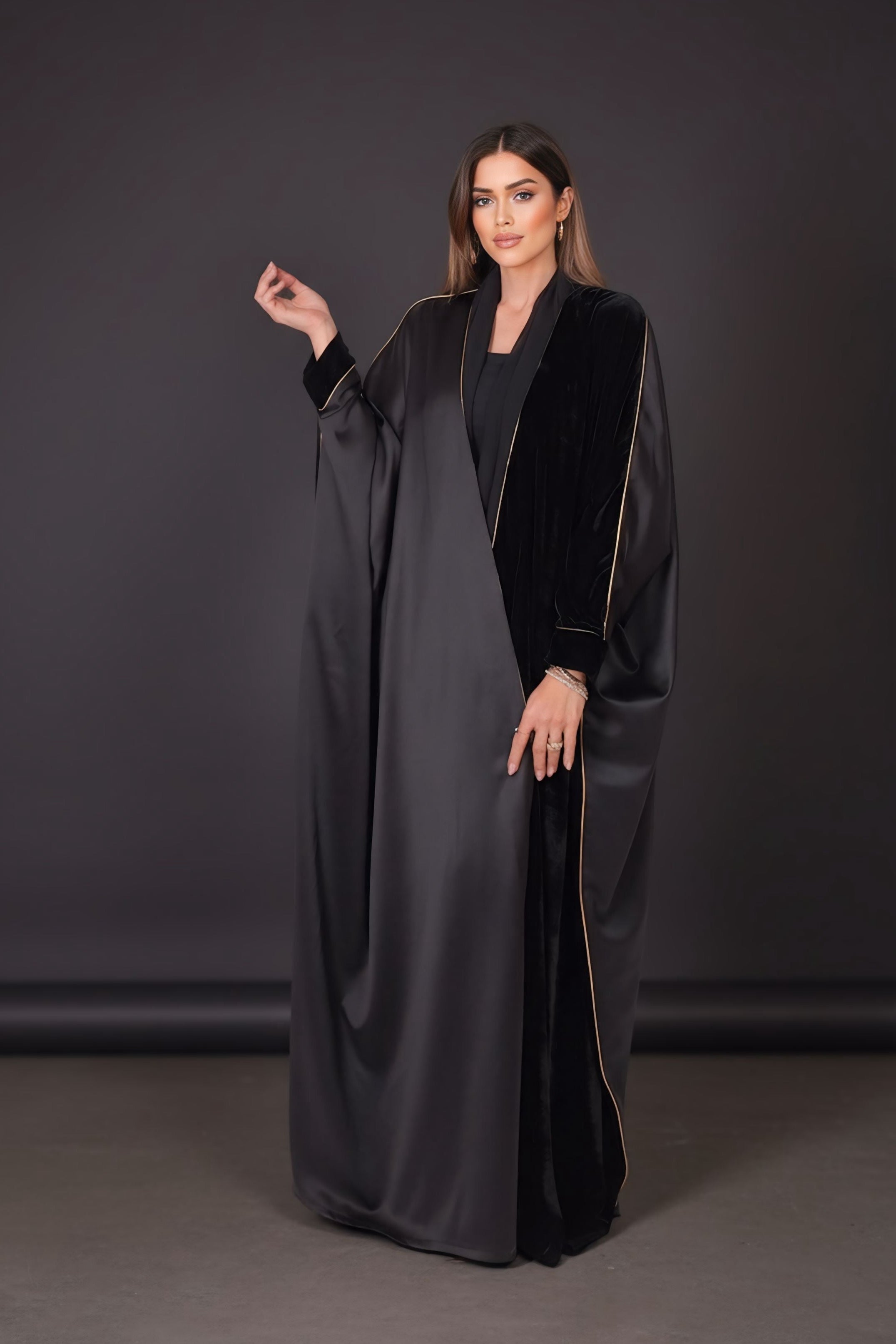 Mirror of Noor Abaya