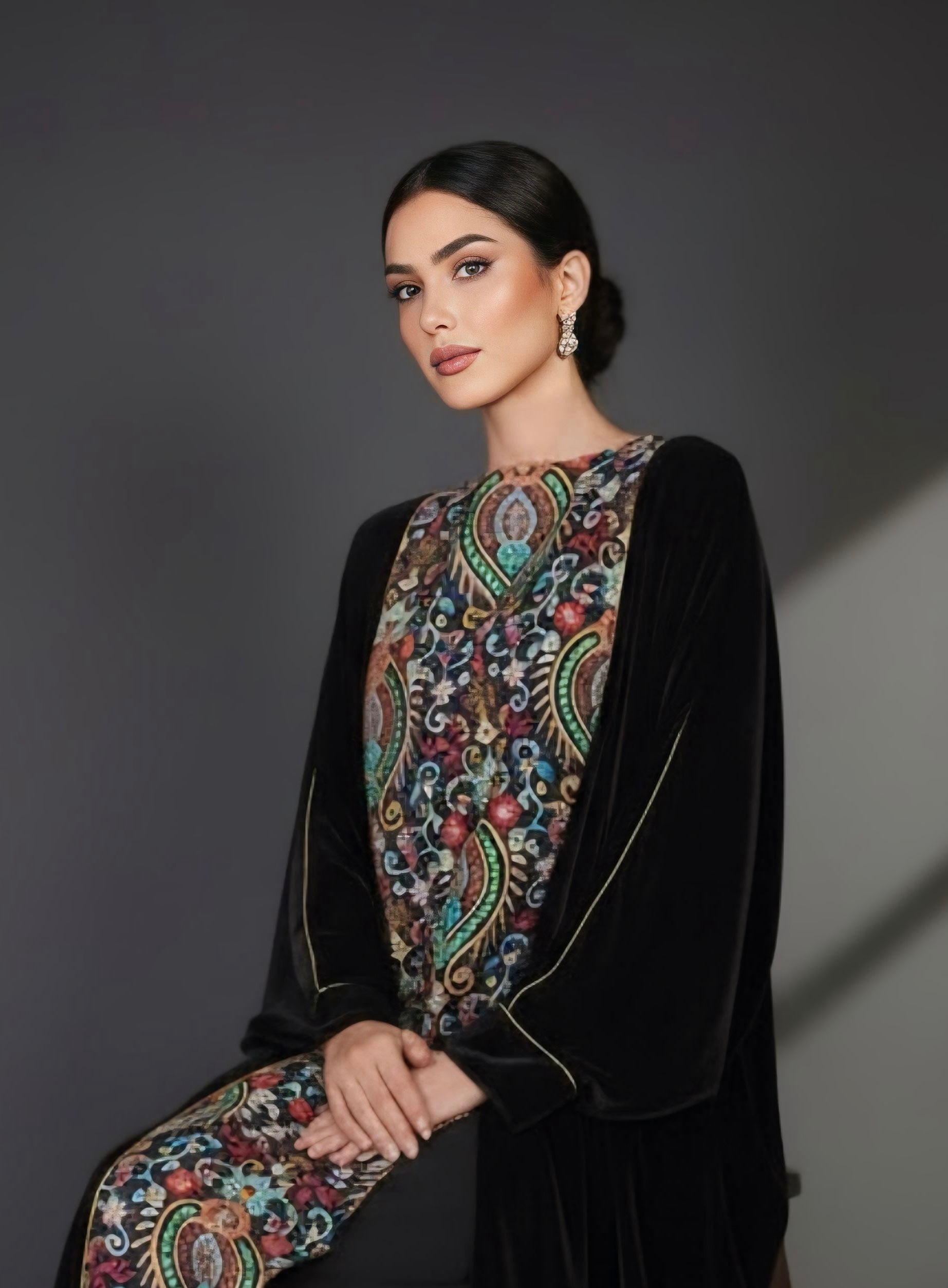 Malikat Al Badiya Abaya
