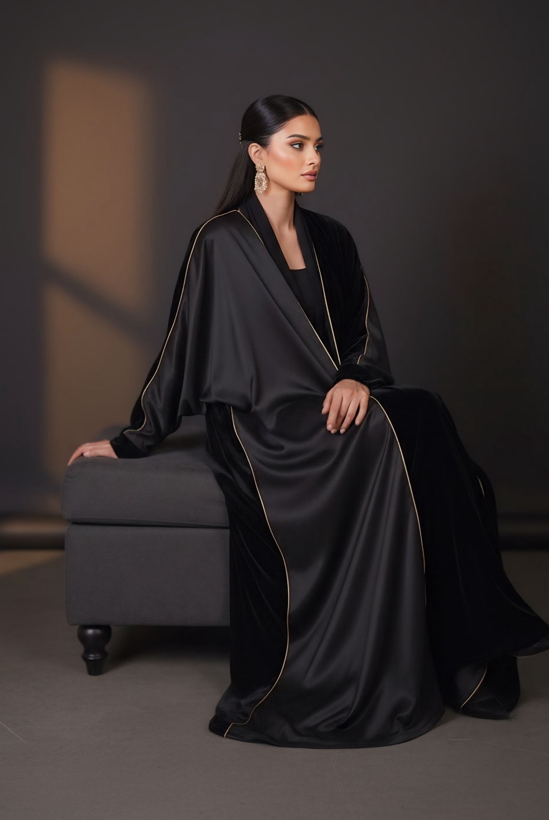 Mirror of Noor Abaya