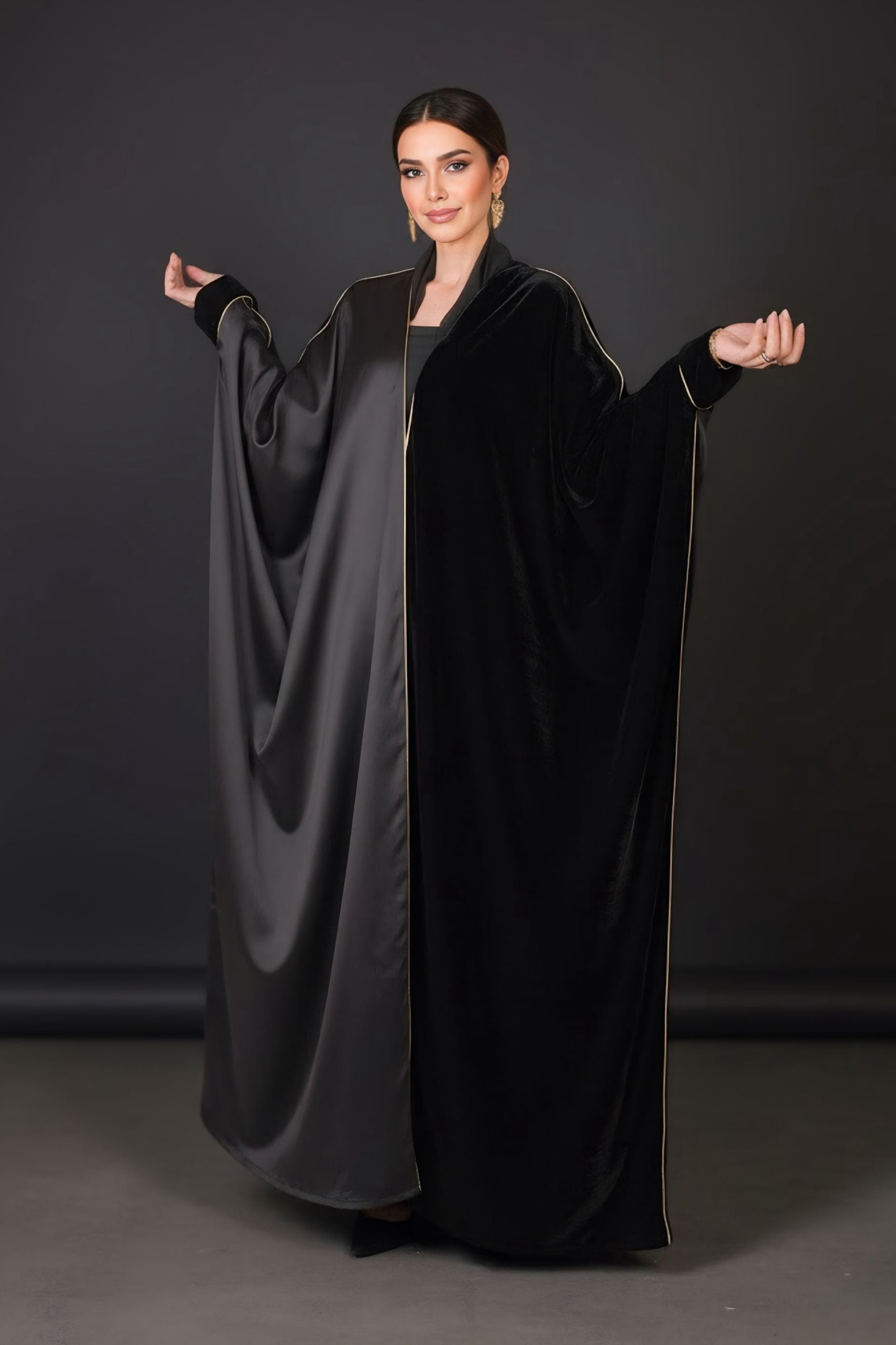 Mirror of Noor Abaya