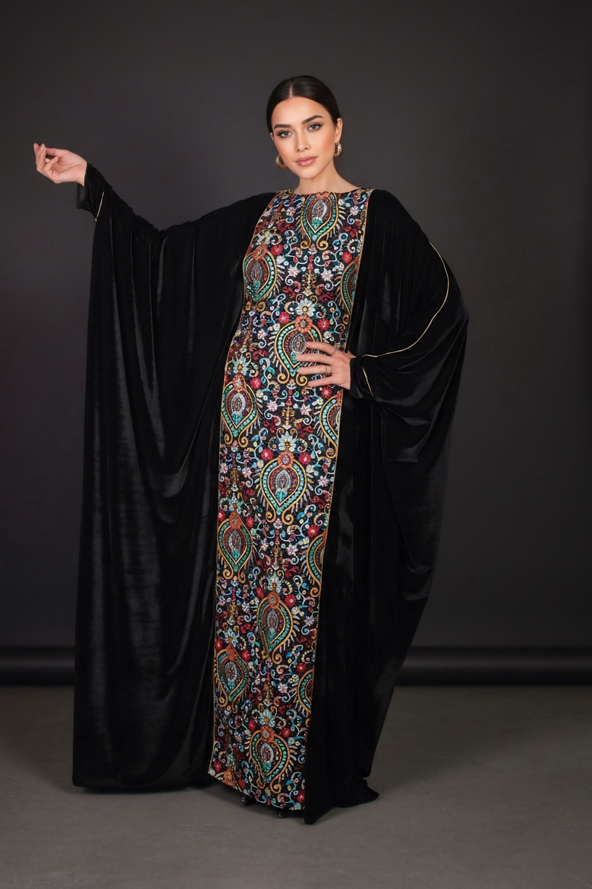 Malikat Al Badiya Abaya