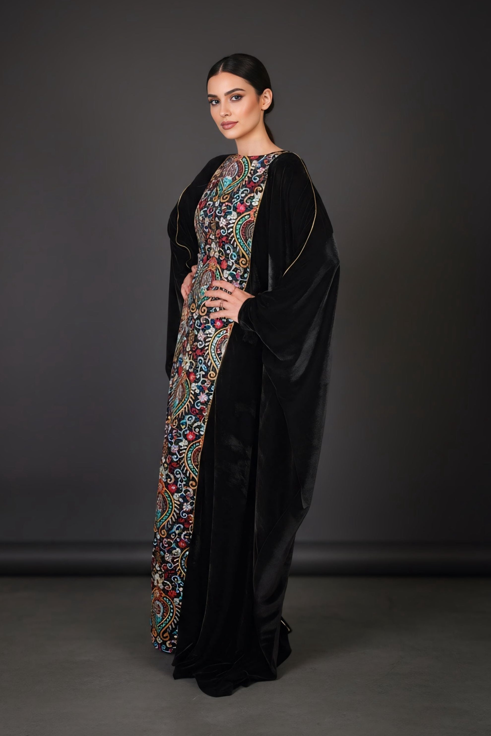 Malikat Al Badiya Abaya