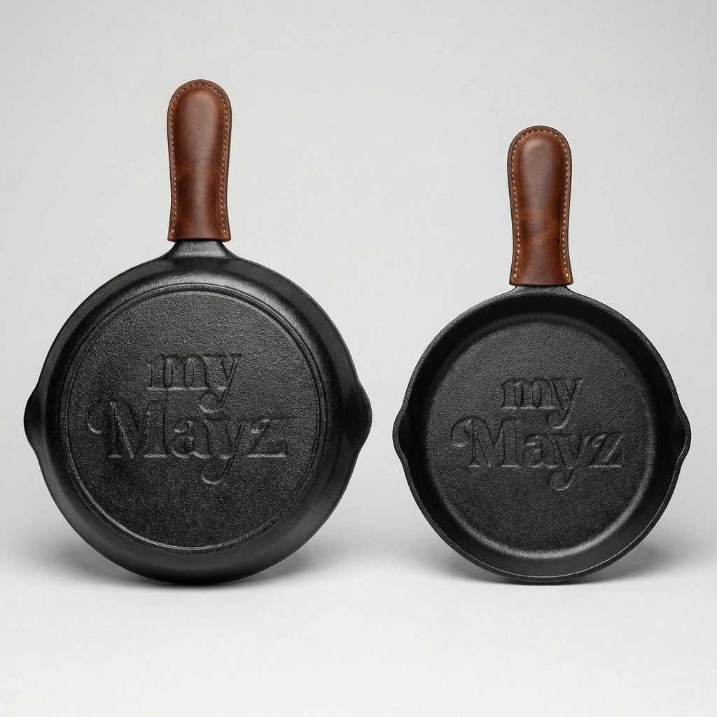 myMayz Cast Iron Set: 2 Skillets with 2 Leather Handle Covers