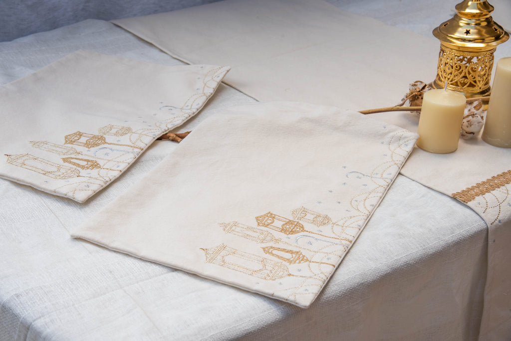 Hanging Lanterns Placemat Set