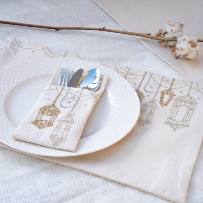 Hanging Lanterns Placemat Set