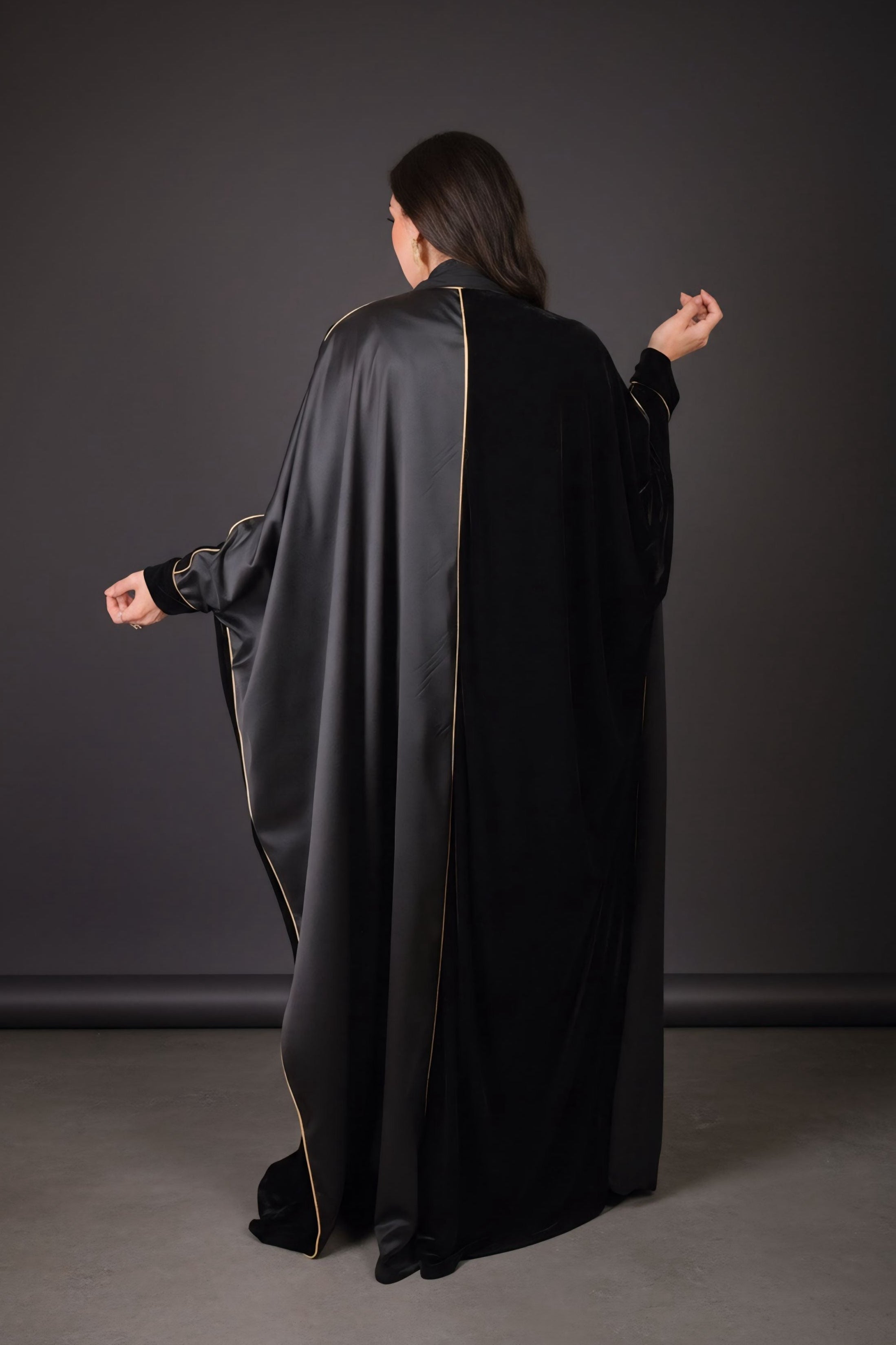 Mirror of Noor Abaya