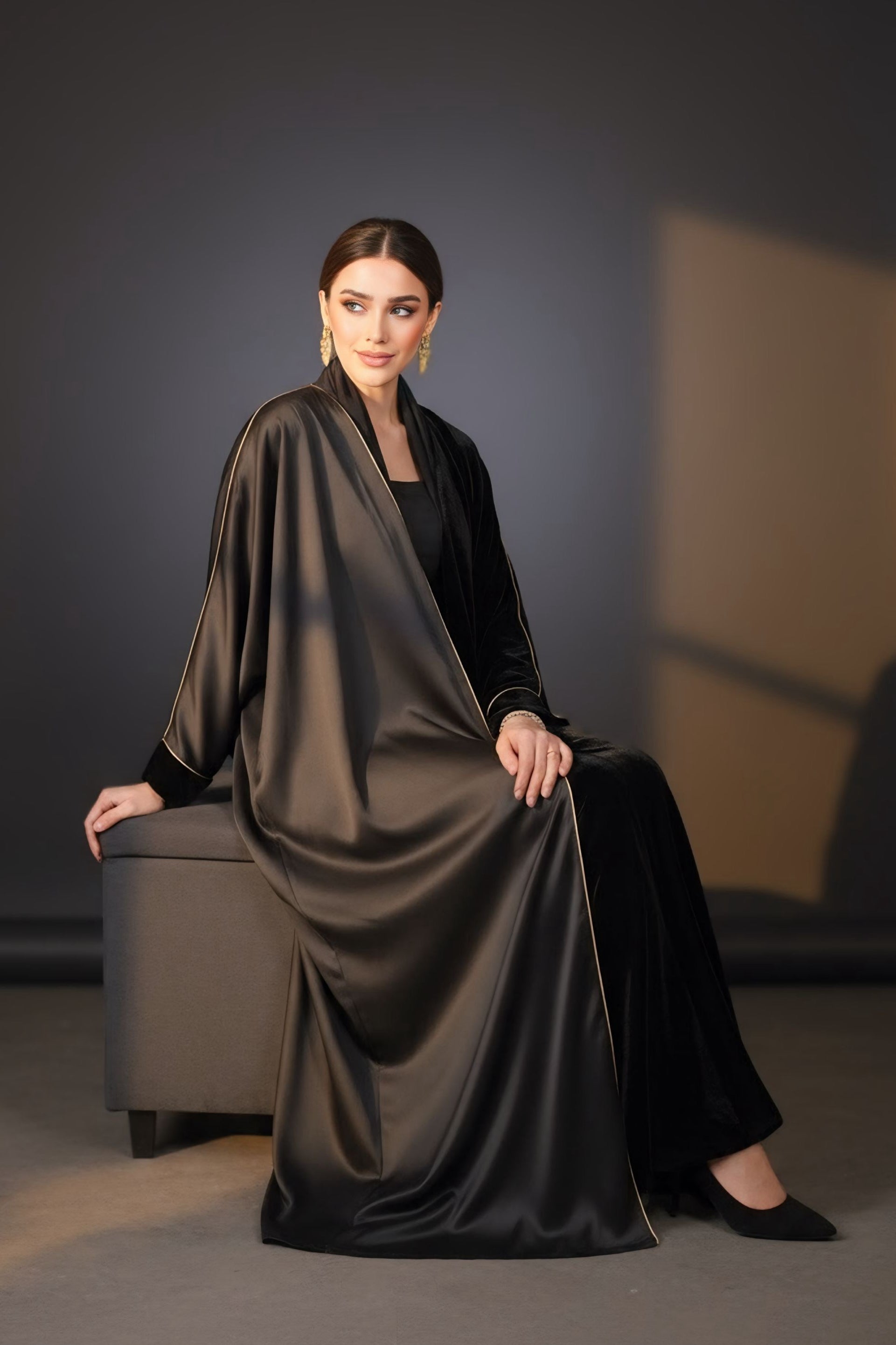 Mirror of Noor Abaya