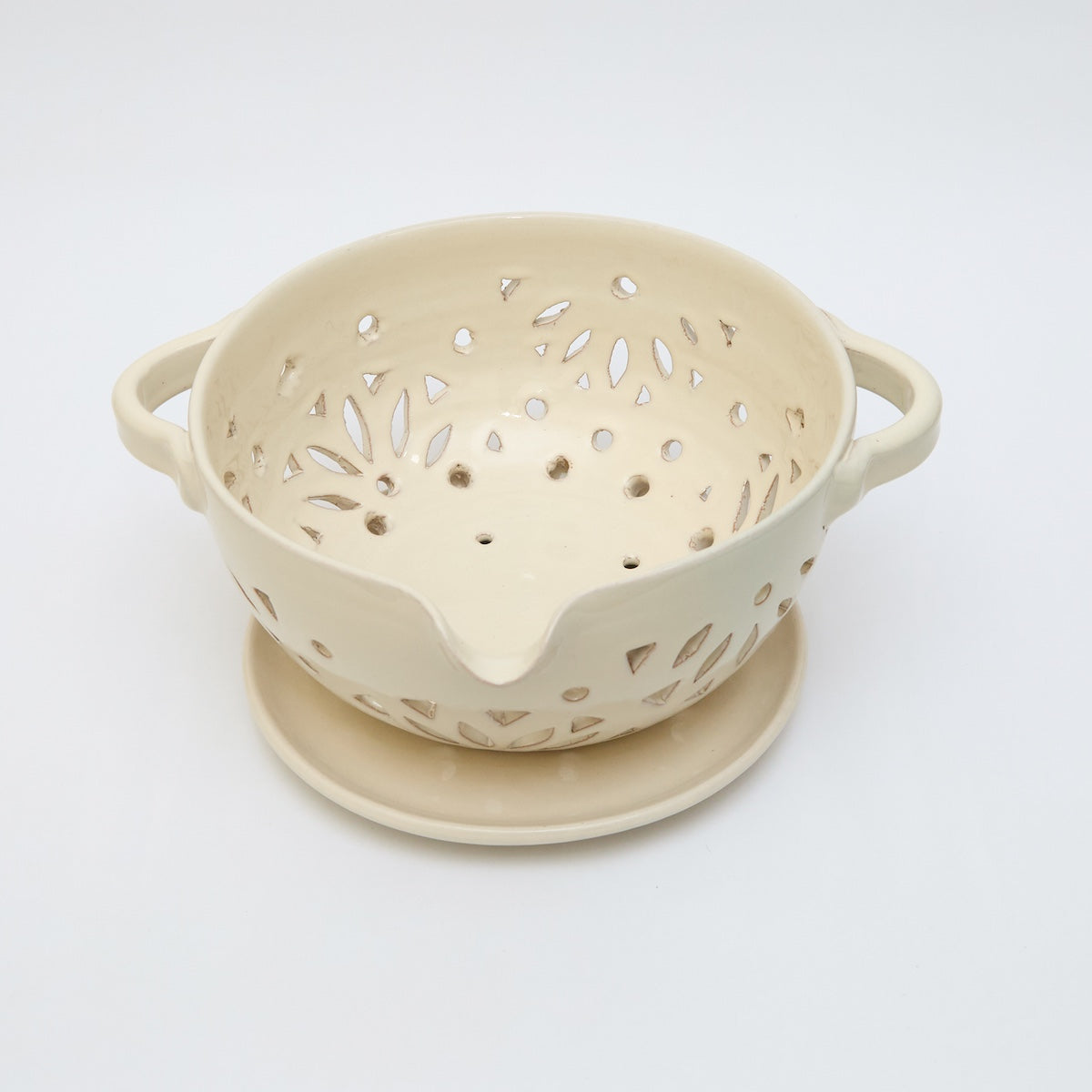 Pottery Strainer with Plate