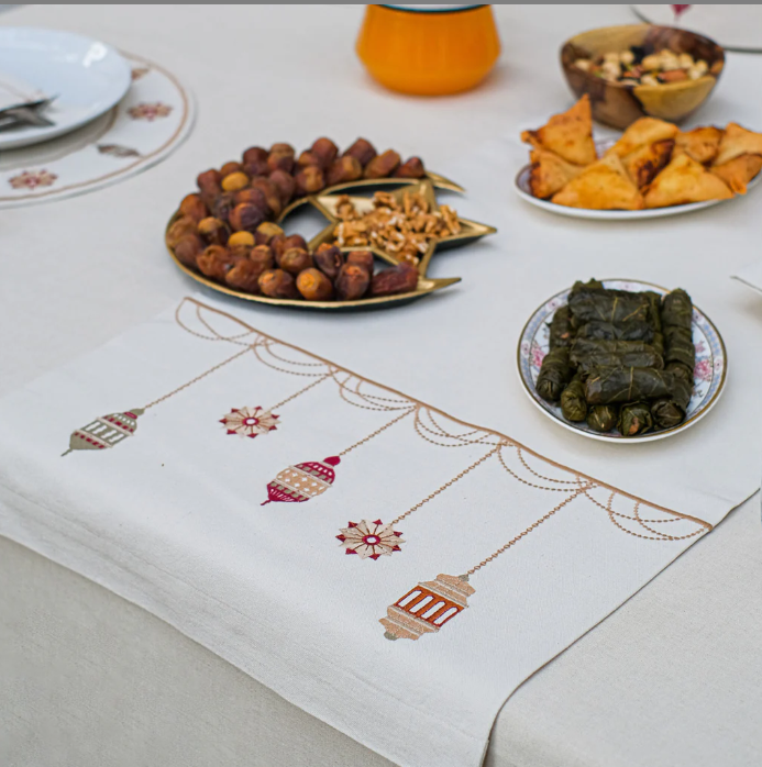 Earthy Lanterns Placemats Set